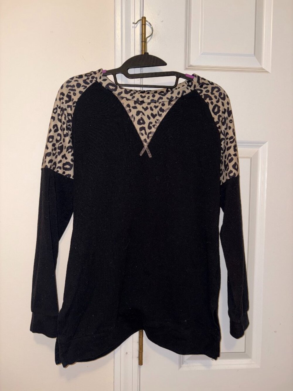 Leopard Print Raglan Long Sleeve Shirt Size S